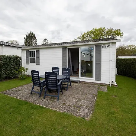 37, Located In A Quiet & Wooded Area! Chalet Oisterwijk