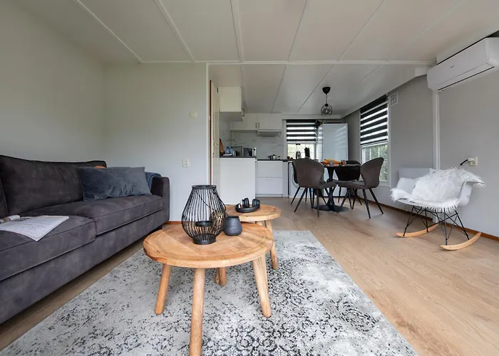 37, Located In A Quiet & Wooded Area! Domek alpejski *